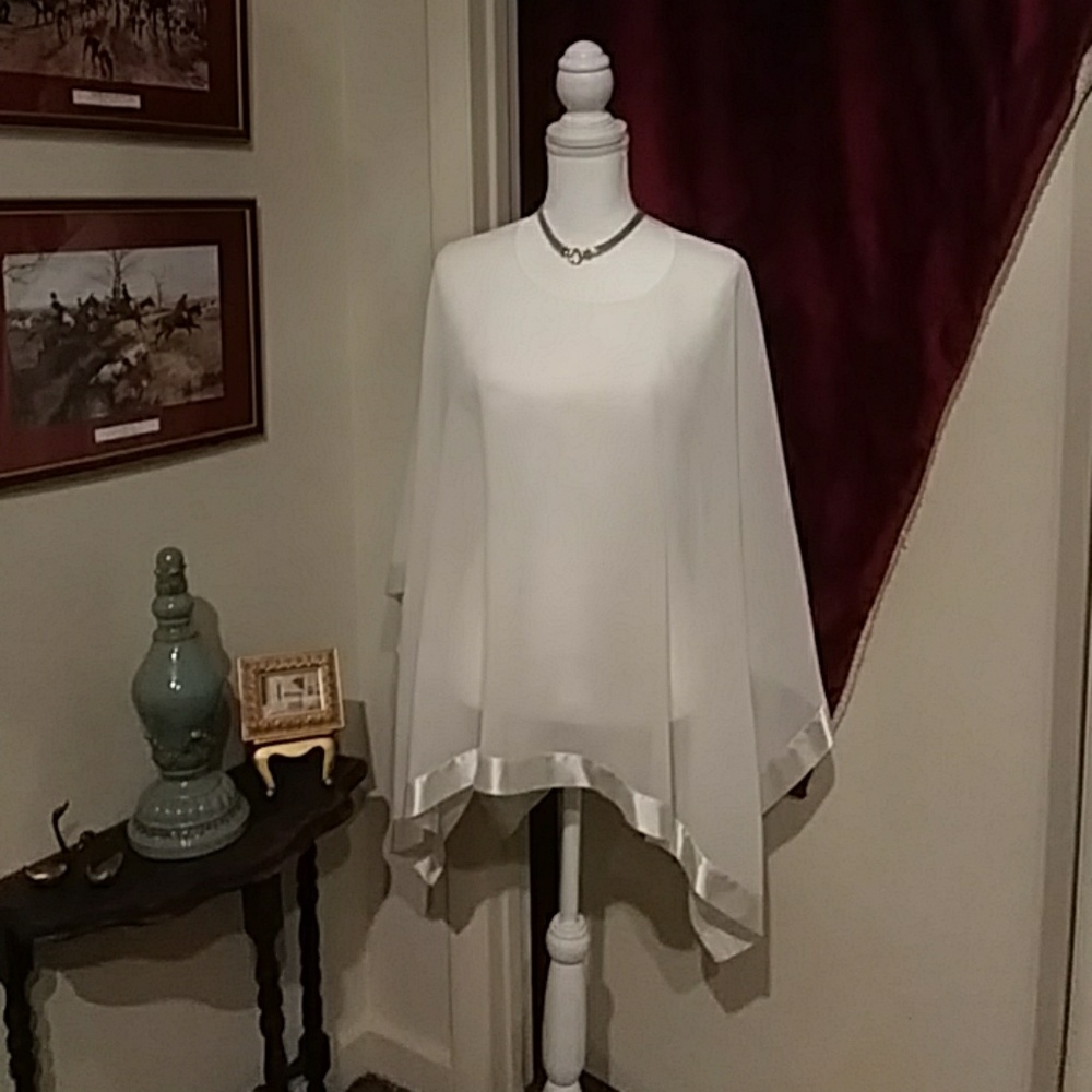 NWOT Sheer Cover Shaw